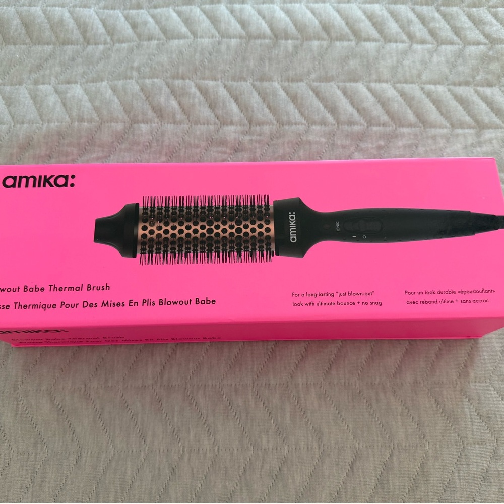 Amika Thermal Brush in Black BLOWOUT BABE